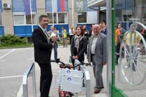 Nova kolesarnica pred Obcino kk